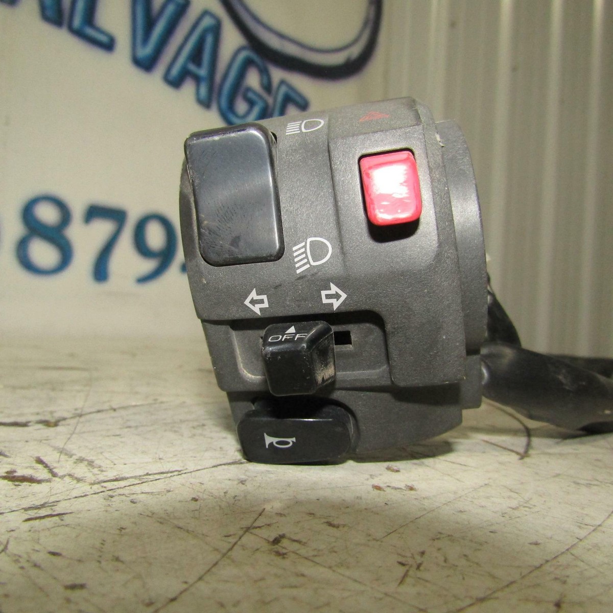 06-09 KAWASAKI NINJA ZX14 OEM LEFT FRONT TURN SIGNAL SWITCH
