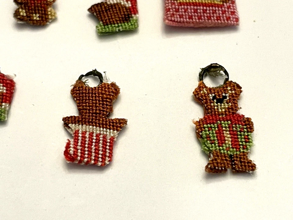 Adornos Miniatura Casa de Muñecas Artesanal Pequeño 1:12 Pequeño Punto Oso de Peluche De Colección Foto 3 de 4