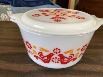 Pyrex casserole 1 qt. Friendship with matching lid near perfect #473