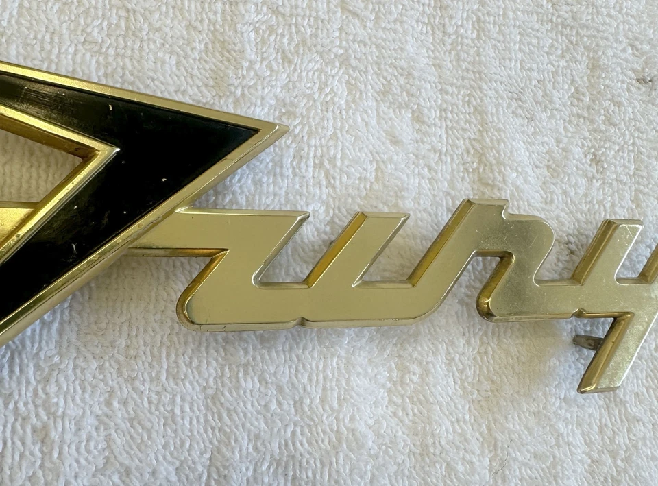 1959 Plymouth Sport ярость четверть панели эмблемы пара золотой отделки MP2-P 59 2dr HT - Изображение 3 из 4