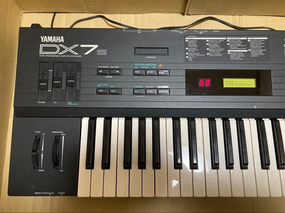 Yamaha DX7S Synthesizer Keyboard 61-Key FM Digital Synth Tested Japan Vintage - Image 2 of 4