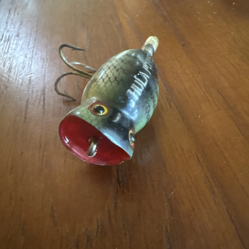 Señuelo de pesca vintage Fred Arbogast HULA POPPER rana verde 1 5/8" Topwater/superficie Foto 2 de 4