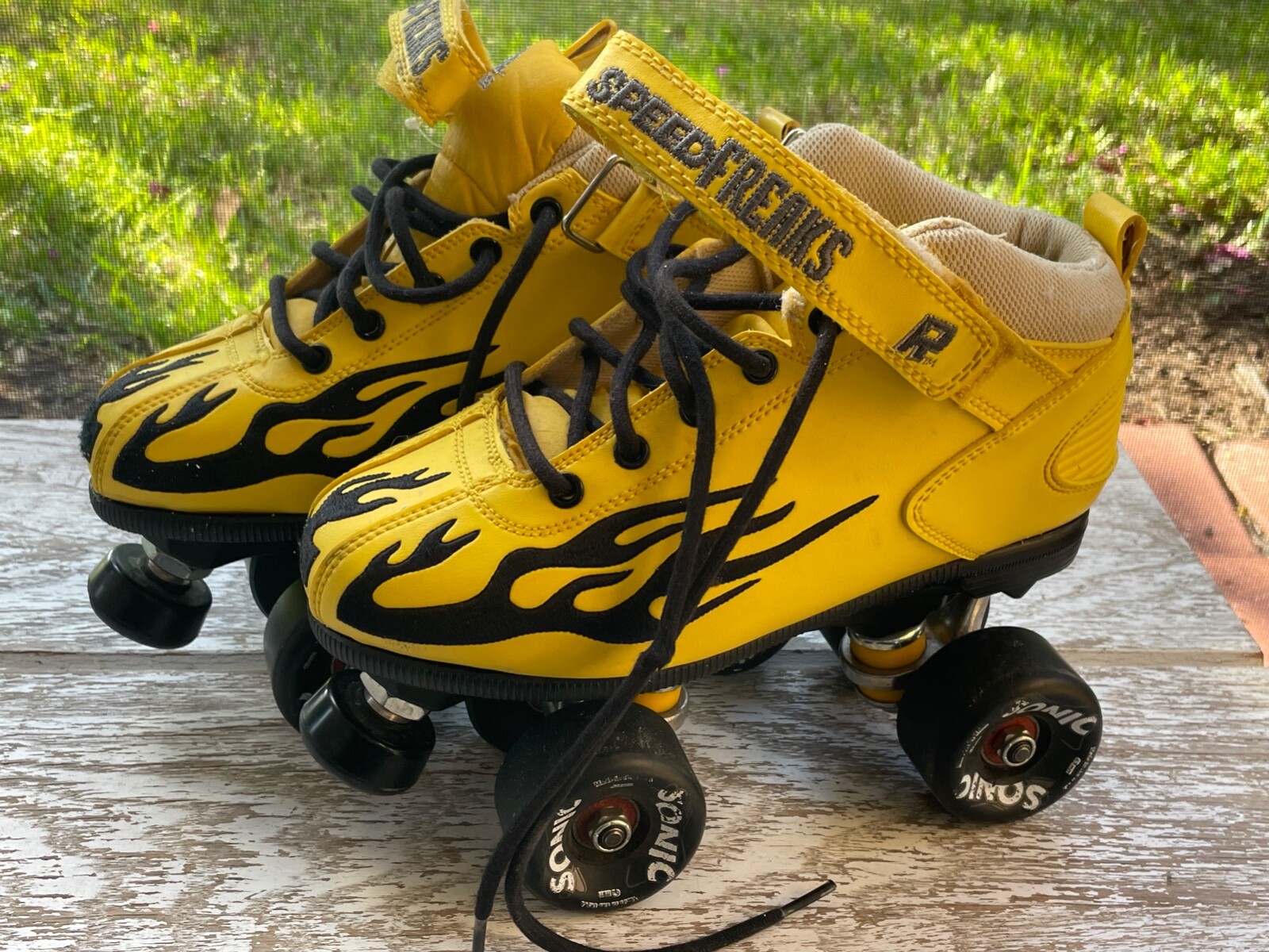 ROCK SPEED FREAKS Roller Skates Yellow w/Black Flames Size 6 Sure Grip