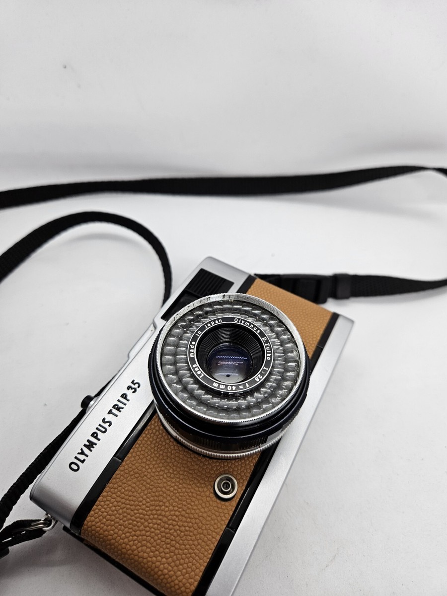 Olympus Trip 35 Film Camera w/ Zuiko 40mm f/2.8 Lens - Light Tan