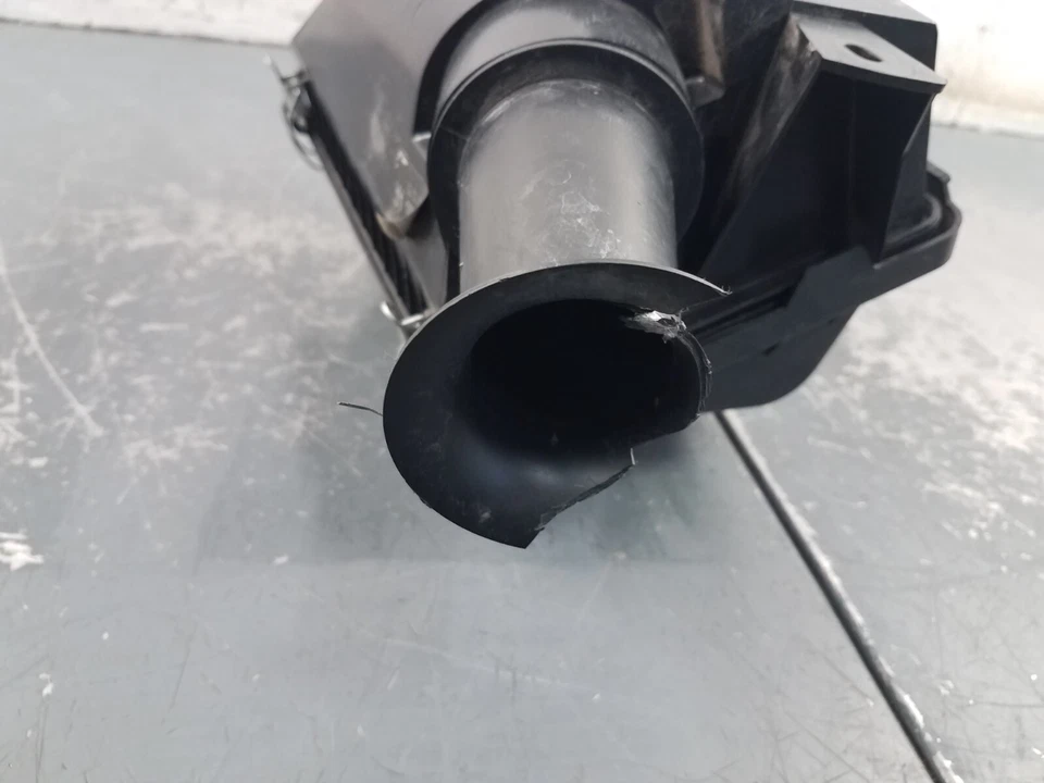 Conjunto de admisión de aire Grand Marquis/Corwn Vic Victoria 2008 - * #0539 F1 Foto 3 de 4