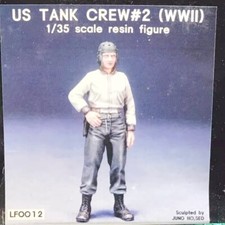 1:35 resin figure model One US tank crew member in WW II Unassembled Unpainted