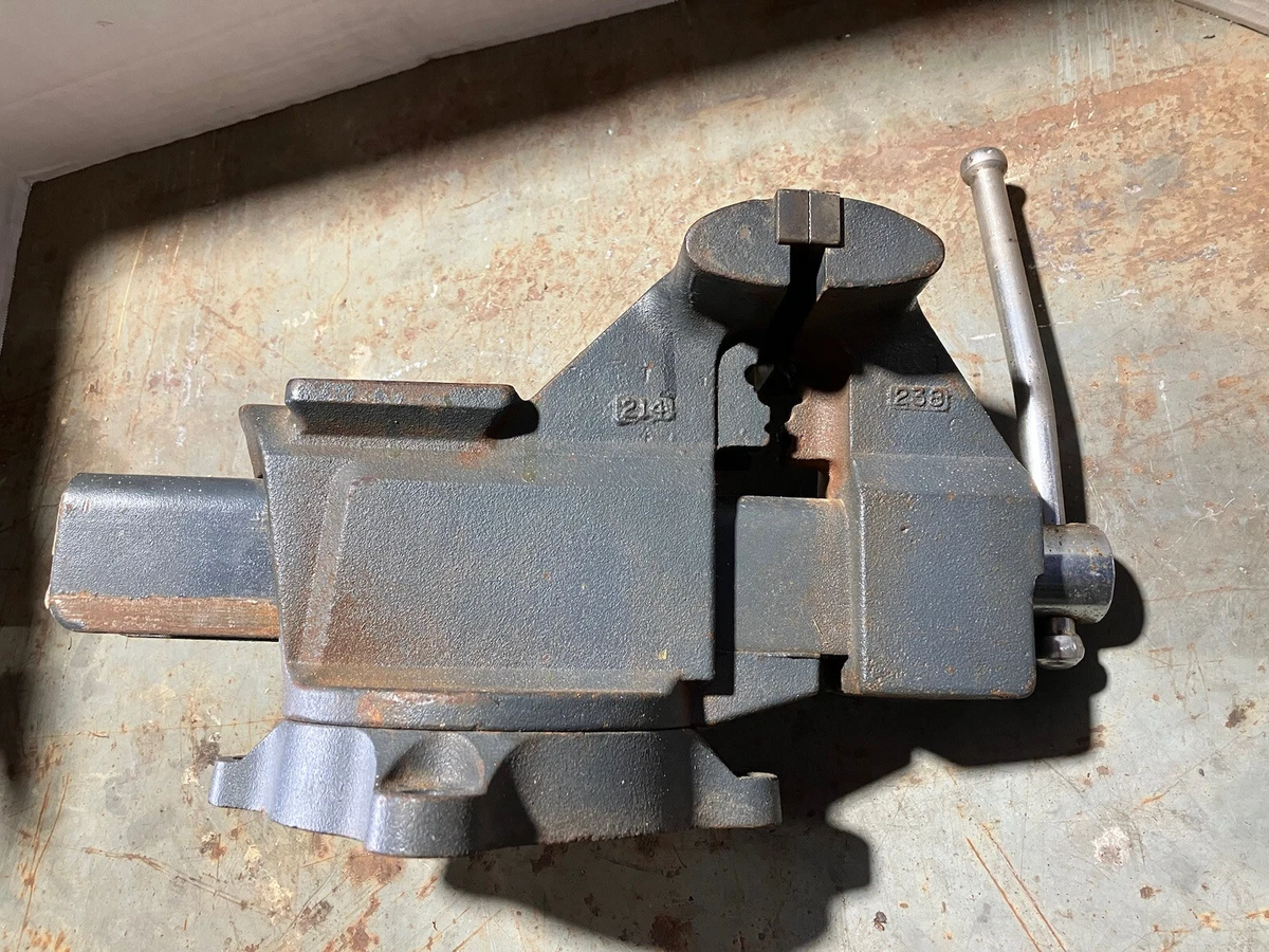 Vintage Craftsman 51871 Swivel Bench Vise 5 1 2 in Jaws Pipe Vise USA USA