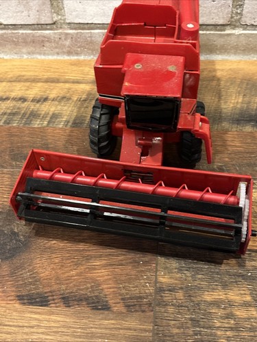 Ertl International Harvester - Axial Flow Combine #413 1/32 Elevator Corn Header - Picture 7 of 10