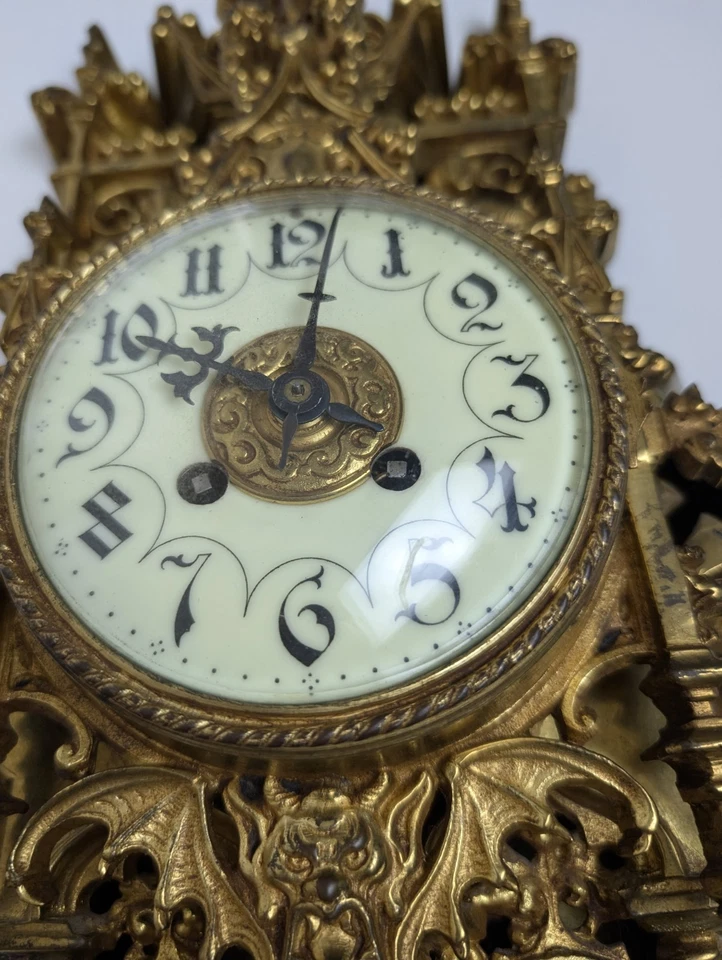 Antiguo reloj de pared francés de bronce de finales del siglo XIX - diseño ornamentado - con llave - se vende Foto 2 de 4