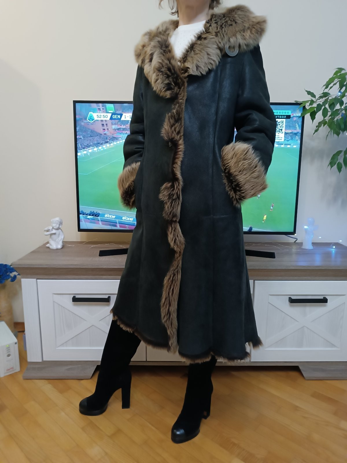 Toscana black suede shearling sheepskin winter Coat with Real Fur Trim syze M-L