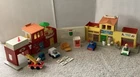 Vintage Fisher Price LITTLE PEOPLE Play Family Village 997 EXTRAS 4 Piece Mail