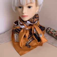 Vintage GUCCI Silk Scarf Seidenschal Foulard 88x86cm handgerollt in Box