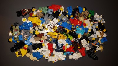 100 lego minifigures