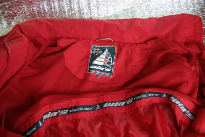 Windjacke rot