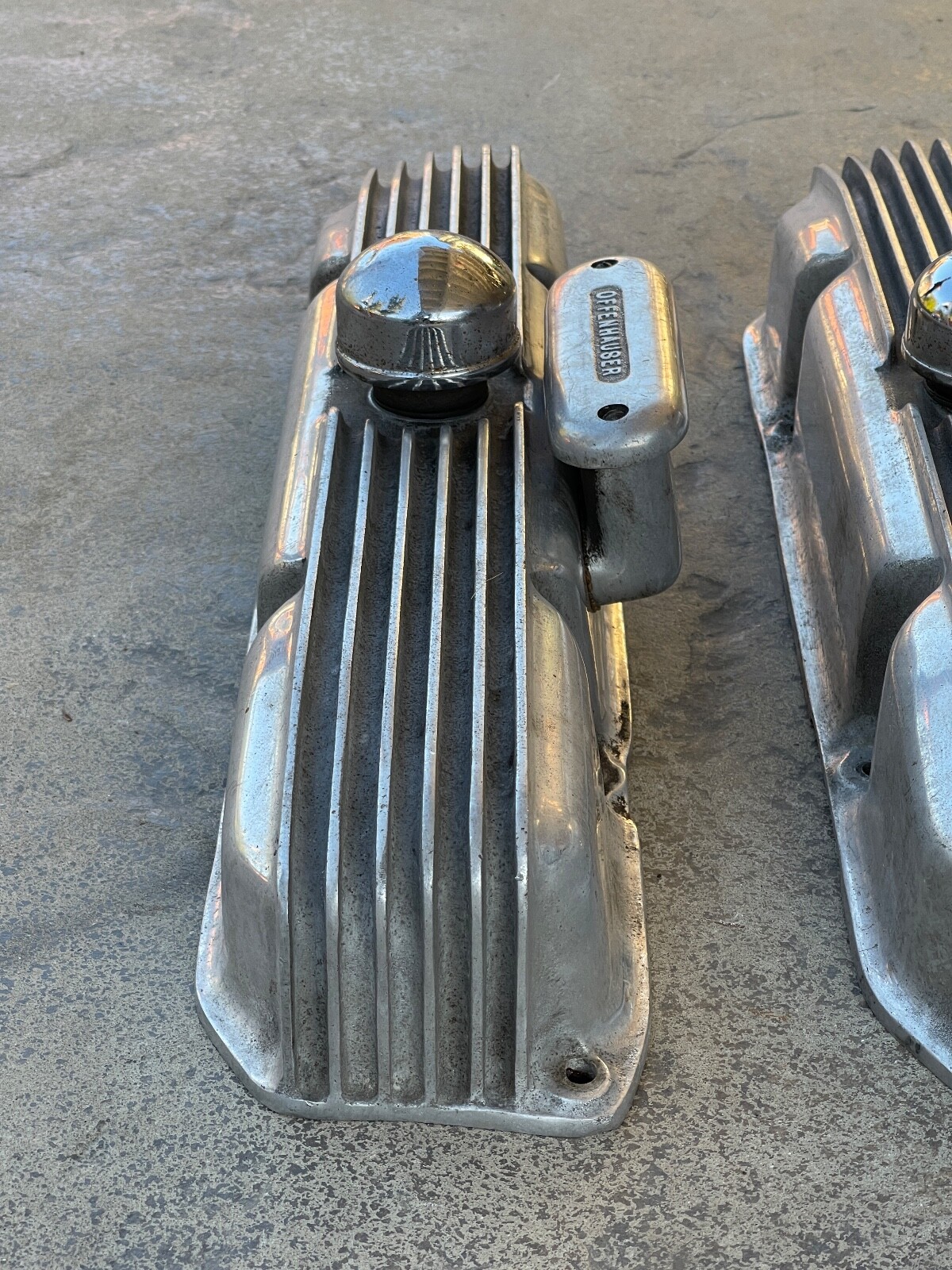 🔥Vintage Moon Mooneyes W Breathers BB Mopar Aluminum 383440 VALVE