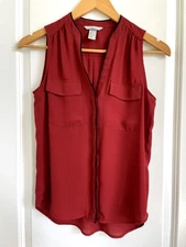 H&M Sleeveless Button Top Red Pockets Womens Vneck Size 4 Small