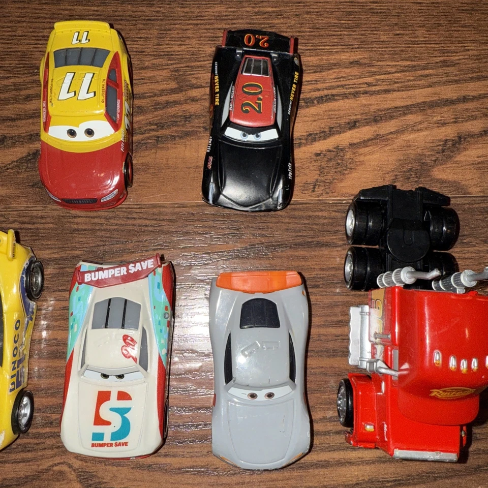 19 Disney Pixar Cars 2 Diecast Metal & Plastic Lot Racers - Image 4 of 4