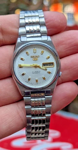 vintage Seiko 5 7019-5430 Automatic 21 jewels men watch white dial made in Japan