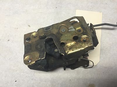 1990 GMC PICK UP RIGHT FRONT MANUAL DOOR LOCK # A116