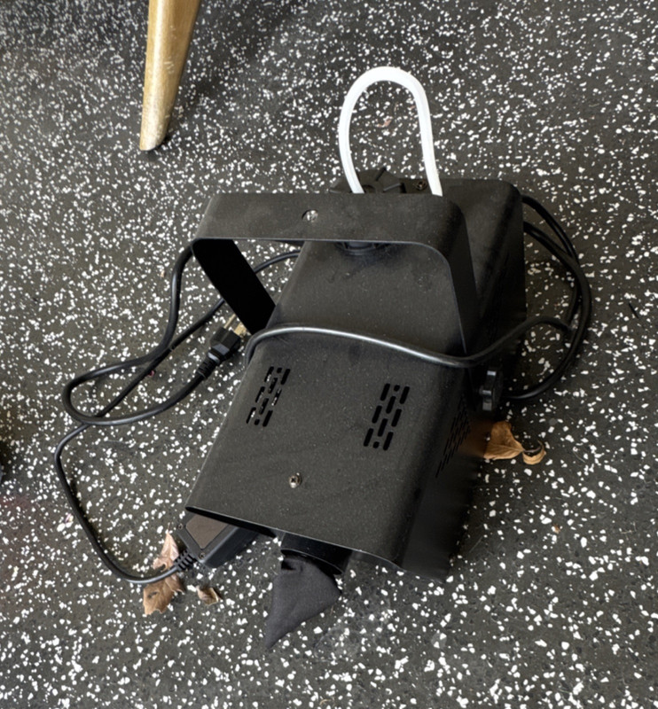 Black Fog Machine Atmospheric Stage Effects Smoke Unit for Parties and Events