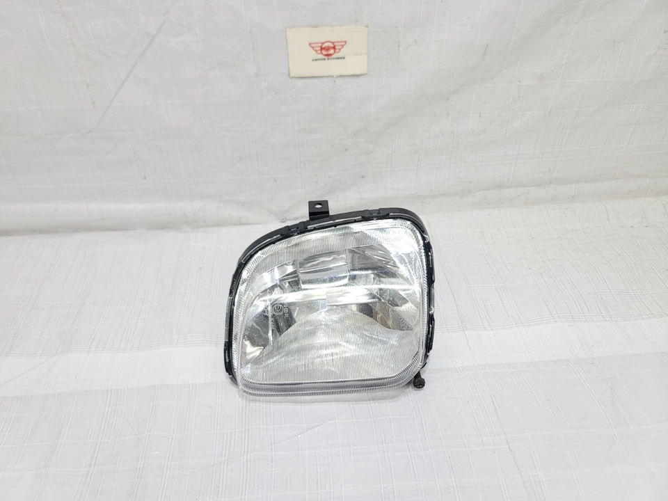 2014-2017 Kia Rondo Fog Light Lamp Passenger Right Side OEM 92202A4000 - Image 2 of 4