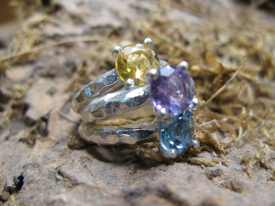 SOLITARIO ALTERNATIVO LAVORAZIONE RUSTIC CON AMETISTA,TOPAZIO,CITRINO IN ARGENTO - Immagine 2 di 4