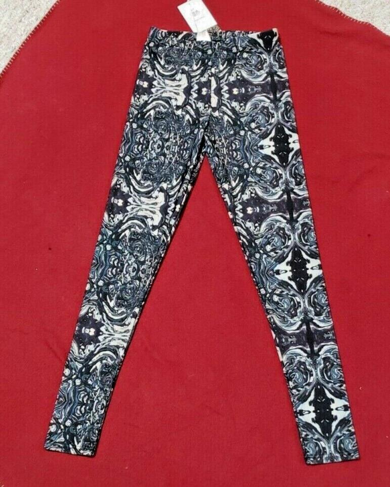 FILA NWT Front Row Society Graphic "I Wanna Rock" Leggings Size S