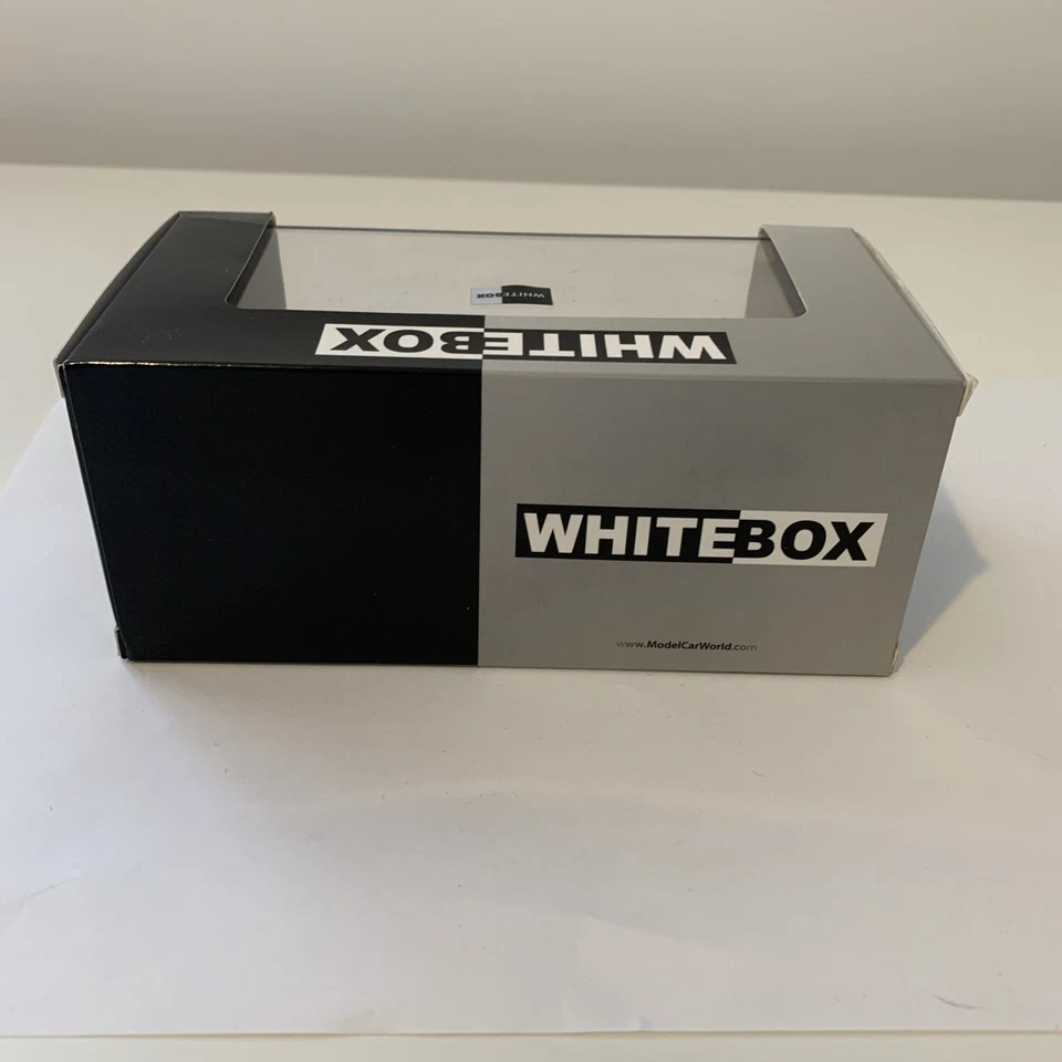 Whitebox Volvo P1800 ES 1972 Blue 198328 1:43 - Image 3 of 4