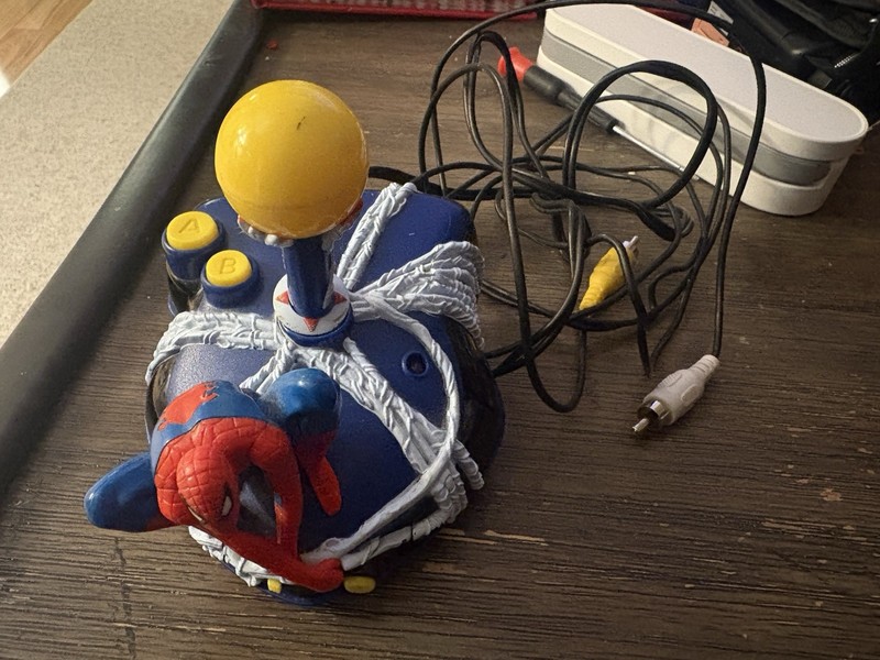 JAKKS Pacific Spider-Man Plug It In & Play TV Games Handheld Game 2007