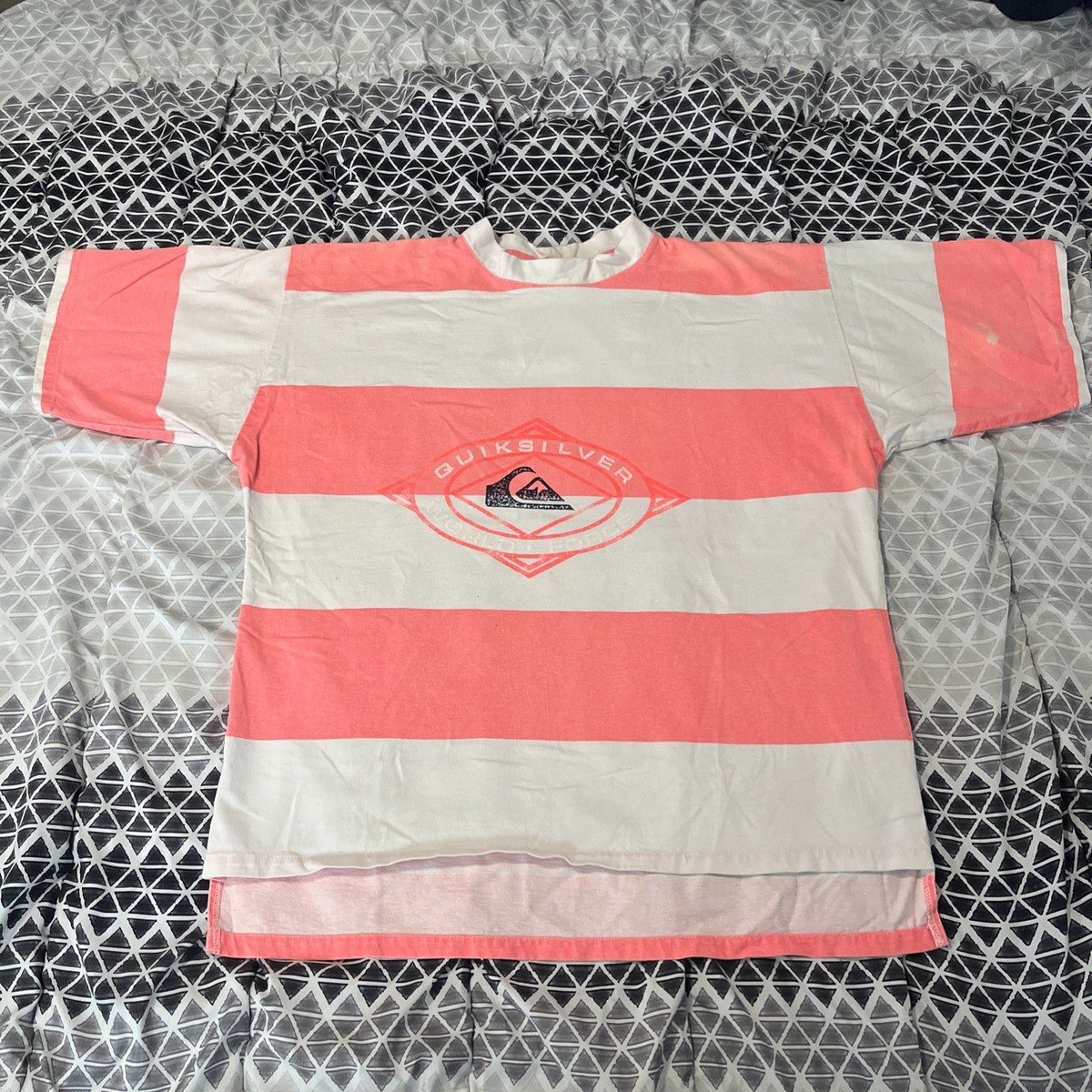 True Vintage 80s 90s Quiksilver Striped Board Surf T-Shirt Logo