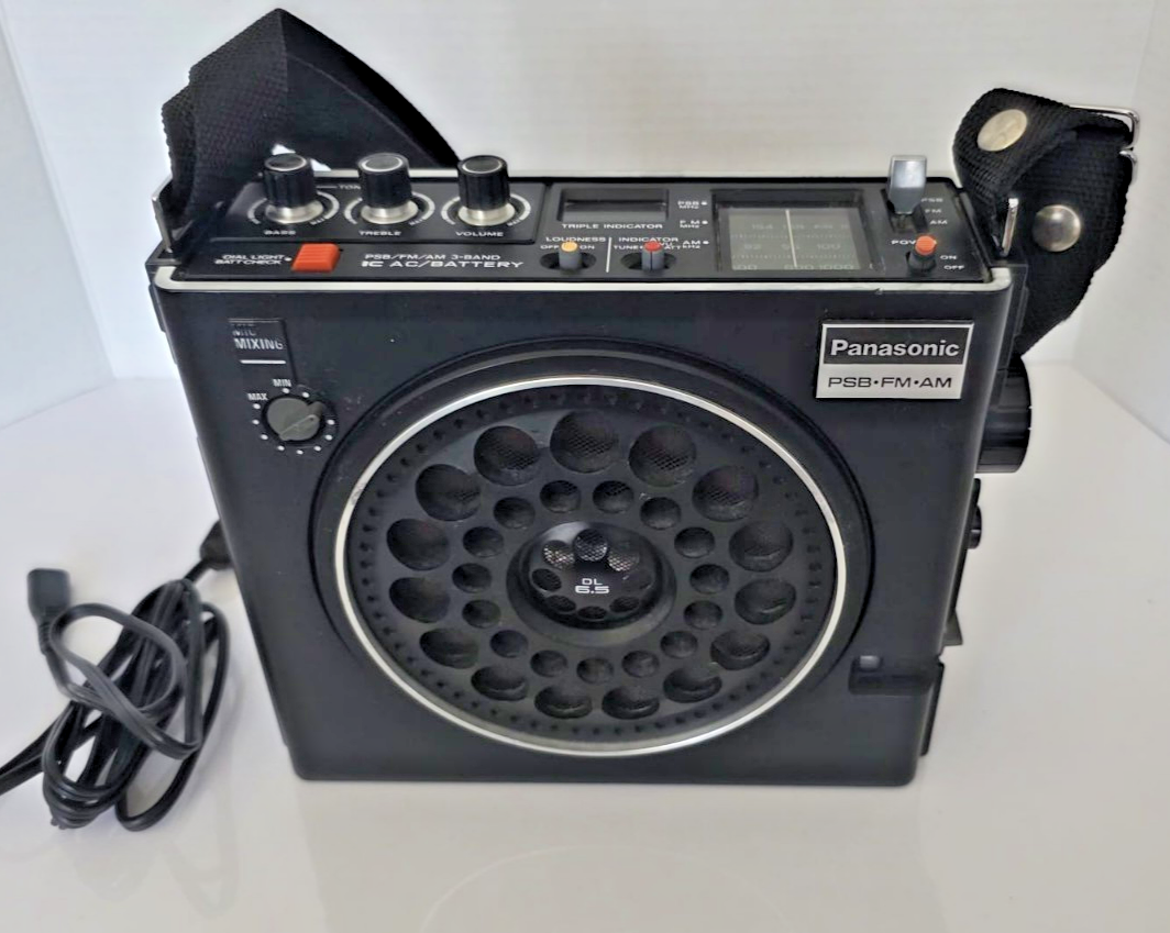 Vintage Panasonic RF-888 PSB/FM/AM 3 Band Radio 888c TESTED Check