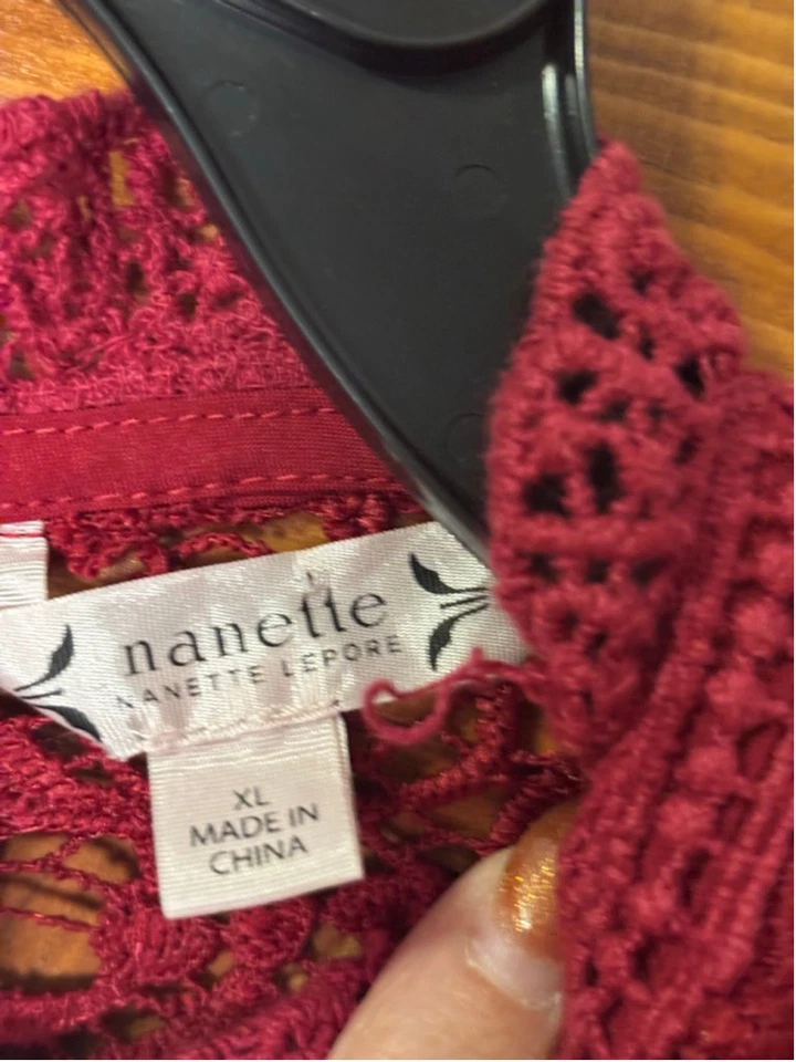 Blusa Nanette Lepore Rojo Encaje Sin Mangas XL Cuello Alto Superposición Floral Foto 4 de 4
