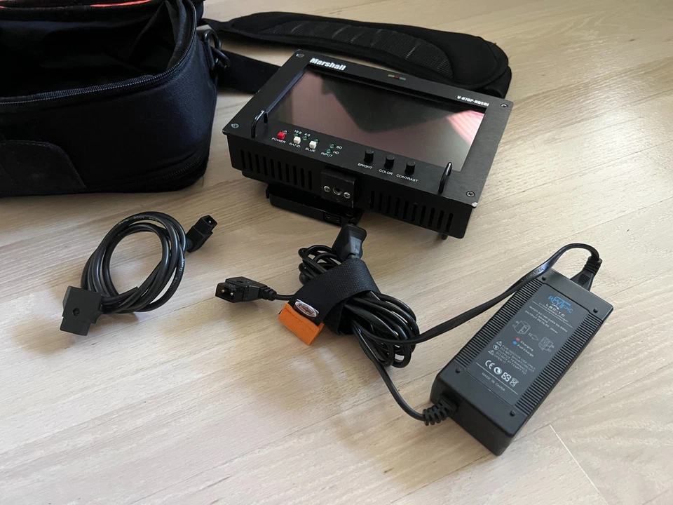 Marshall Electronics V-R70P-HDSDI 7 Inch LCD Monitor + case - Image 3 of 4