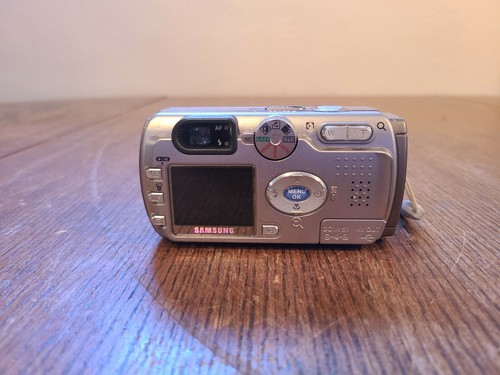 Samsung Digimax 4500 Super Camera - Picture 2 of 2