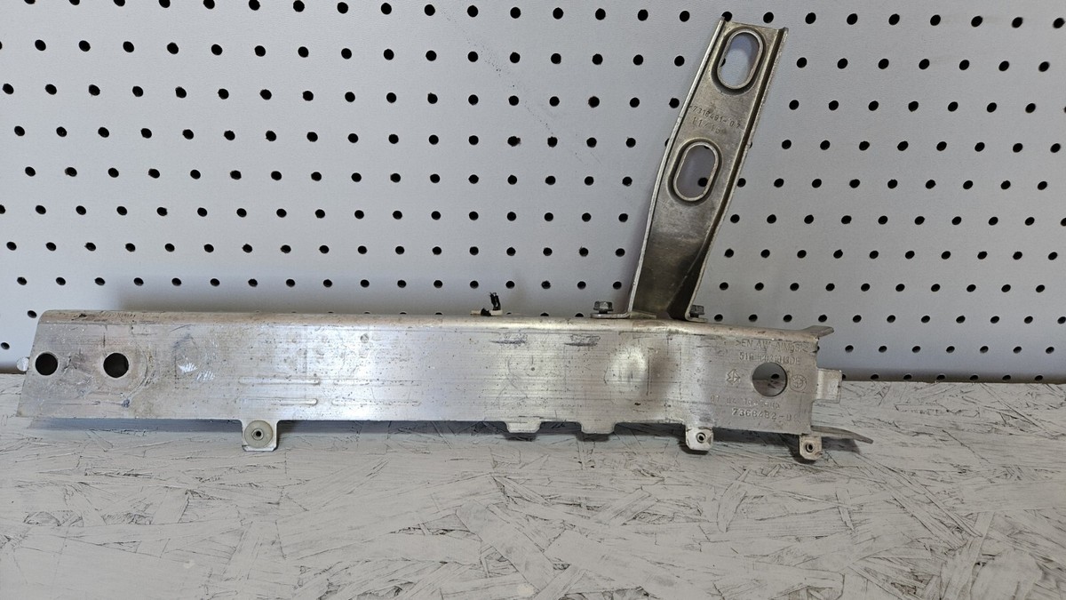 パーツ  X1 F48 BMW X1 F48 2016-2020 FRONT BUMPER RIGHT BOTTOM ADAPTER 7368482
