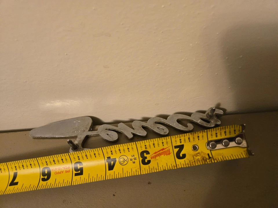 Emblema de carrocería Mopar Dodge Seneca 1961 OEM 2166508 Foto 3 de 3