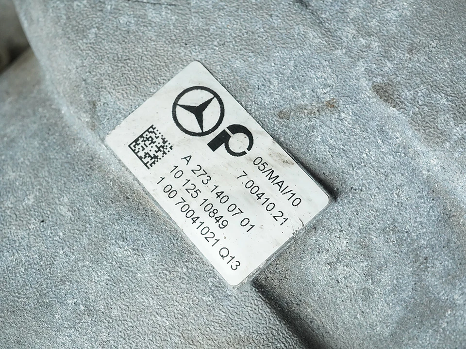 2010 - 2011 Mercedes Benz E Class W212 E550 Intake Manifold Engine A2731400701 Foto 3 de 4