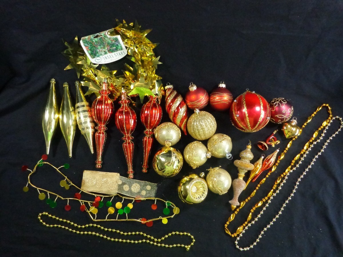 Christmas Tree Decorations Lot 29 Pcs Gold Red Beads Ribbon