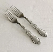 World Tableware International Taiwan Stainless Cotillion 2 Dinner Forks Glossy