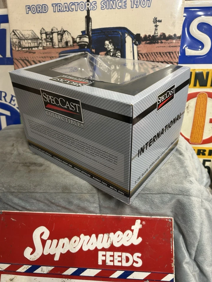 1/16 SPECCAST IH FARMALL W450 - Image 2 of 2