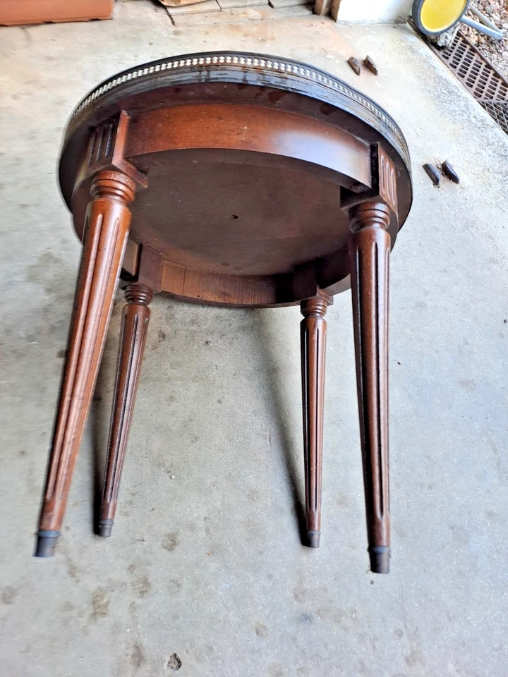 Table Bouillotte De Style Louis XVI ; en bois et placage acajou et marbre - Photo 2/4