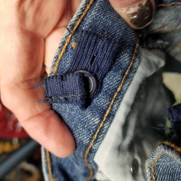 Levis girlfriend slim through thigh shorts girls size 16 new - Image 4 of 4