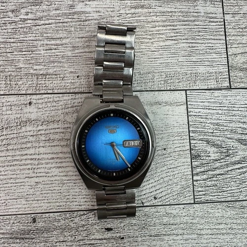 Vintage Seiko 5 Automatic Day/Date 7019-8130 21 Jewels Japan SCRATCHES READ**