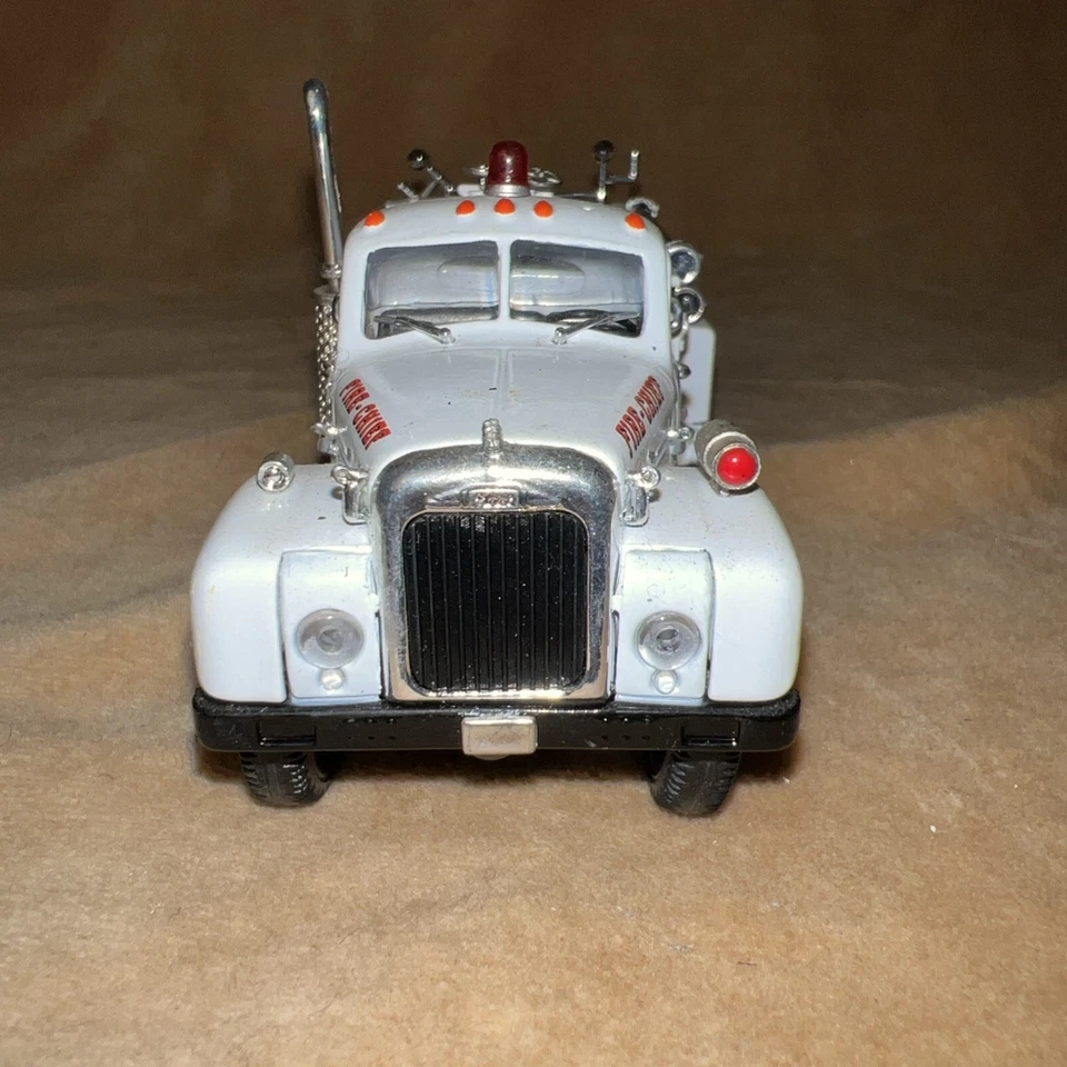 CORGI CLASSICS #52307 Mack B series Pumper Texaco Fire Collectibles No Box - Image 3 of 4