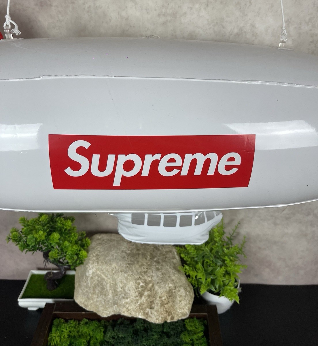 SUPREME INFLATABLE BLIMP FW17 2017 ACCESSORY RED WHITE BIG LOGO | eBay