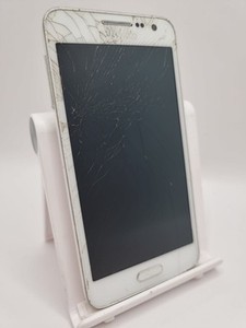 Samsung Galaxy A3 2015 weiß 4,5" gesprungen defekt für Ersatzteile & Reparaturen #B