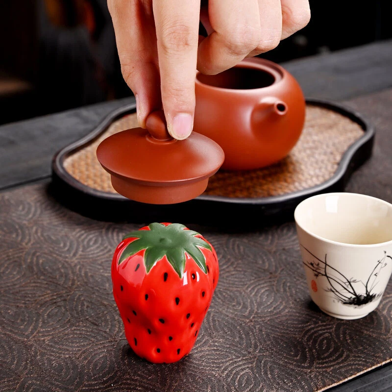 Creative Tea Pet Holder For Lid Of Gaiwan Tea Pot Porcelain Strawberry Design - Image 4 of 4