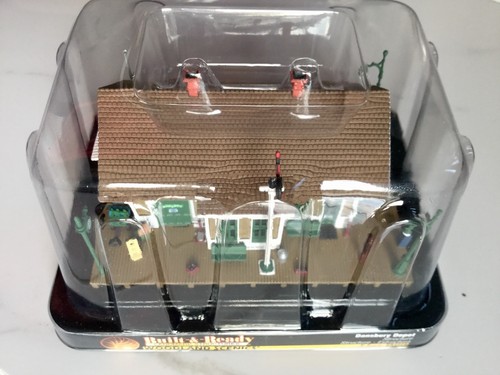 WOODLAND SCENICS 1/160 N SCALE DANSBURY DEPOT BUILT & READY BUILDING 4928 F/S - Picture 6 of 7
