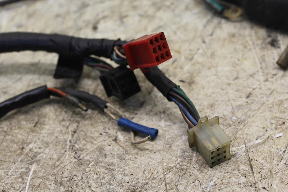 Honda Interceptor VF500 1985 motor principal arnés de cableado motor telar de cable C19X Foto 3 de 4