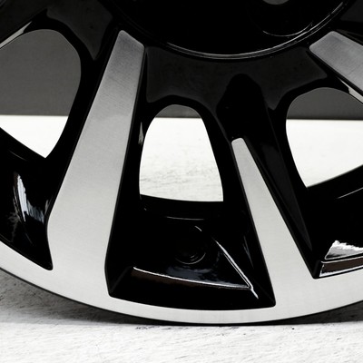 1x Genuine Toyota Aygo 15